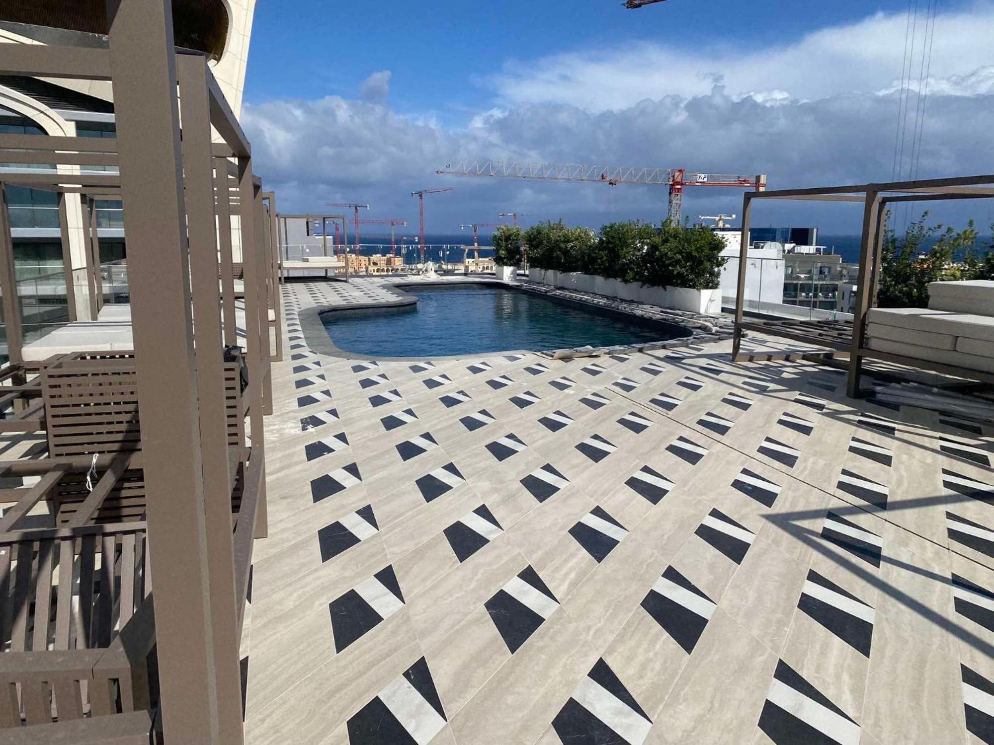 Corner 1 Bed In Mercury With Rooftop Pool Seasonal